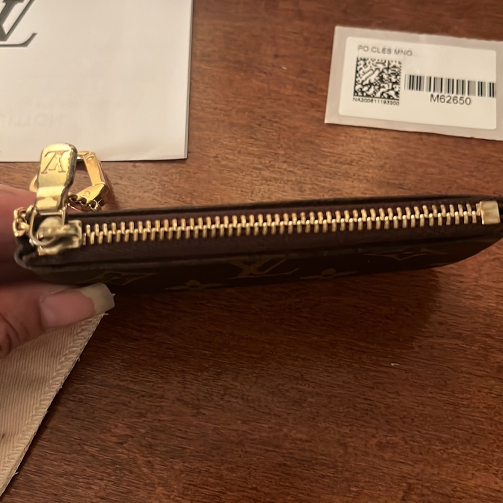 Louis Vuitton Key Pouch - Picture 5 of 7